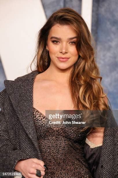 29,468 Hailee Steinfeld Photos & High